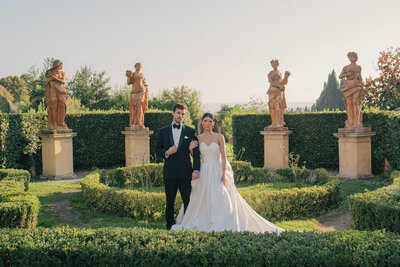 Wedding Photographer in Oahu, Hawaii capturing details and editorial moments.