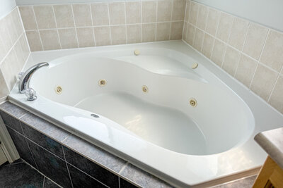 36 Westside ensuite (2)