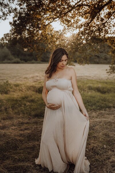 Zwangerschapsshoot tijdens golden hour Pictured by Valerie