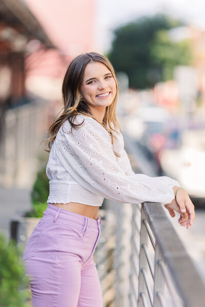 senior girl downtown knoxville tennessee