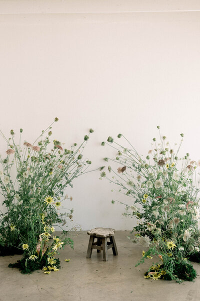 OMNI wedding flowers designed organic and natural for outdoor ceremony designed by Snapdragon Bloom Bar