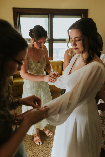 springfield-illinois-wedding-backyard-spring-house-rachael-marie