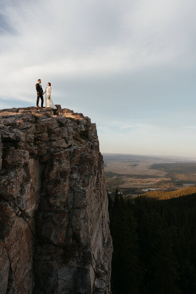 Couple getting married on top of a mountain in Kananaskis