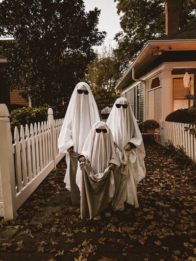 Classic ghost Halloween costume