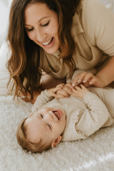 Intimate motherhood fotograaf Gezinsfotograaf Newborn fotograaf pictures by jess Sint-Niklaas zwangerschapsfotografie Temse - Kruibeke