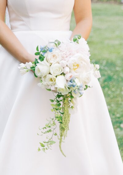 Garden style floral design by Kim Pawley Helfgott.