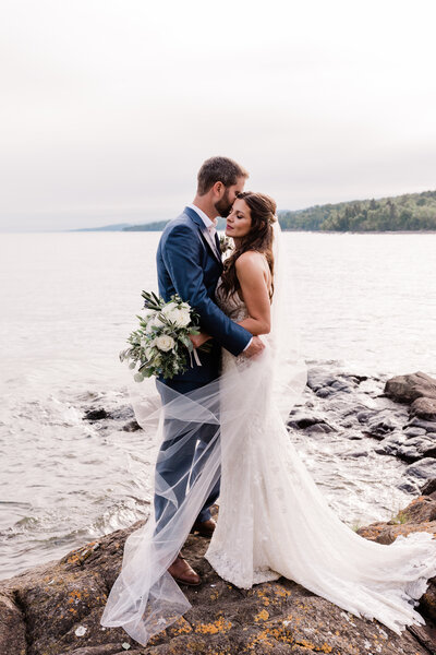 Minneapolis Wedding Photographer | Rohana Olson