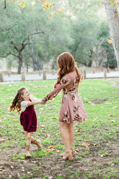 Edinburgh Family plays in the park, photo by love is magic photography