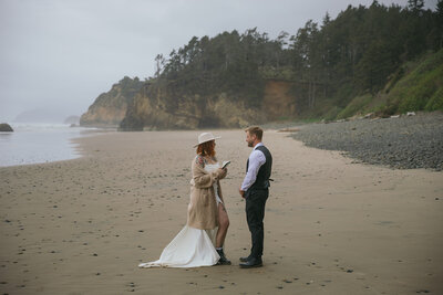 oregon-coast-ecola-hug-point-beach-forest-elopement-wedding-330_websize