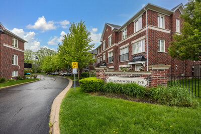 9-571 Longworth complex entry (2)