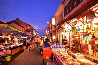 7_bangkok-by-night-tuk-tuk-tour-markets-temples-food-2
