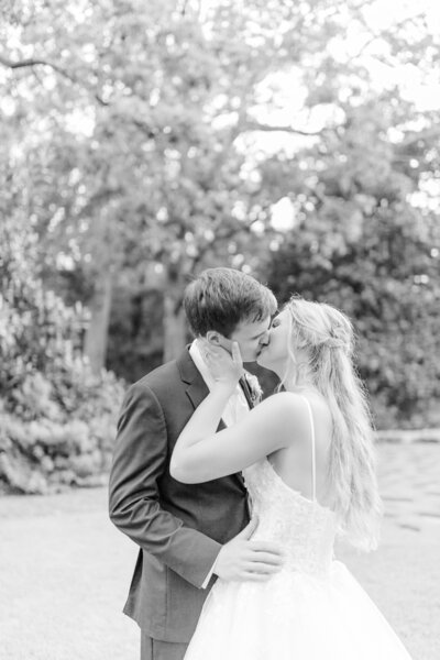 erica-lauren-photography-turnbull-barrett-primrose-cottage-wedding-bride-groom-aug-02-2020-255