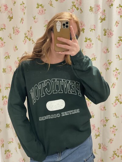 penticton-green-sweatshirt-Elizabeth2