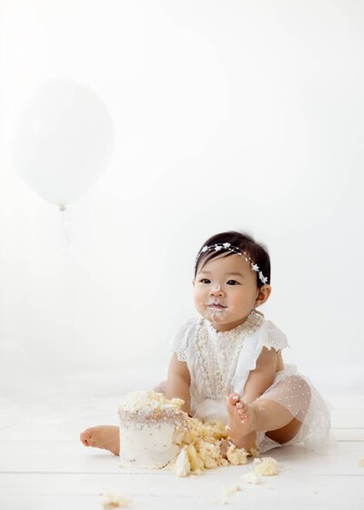Baby cake smash session in Edmonton by De La Torre Photography