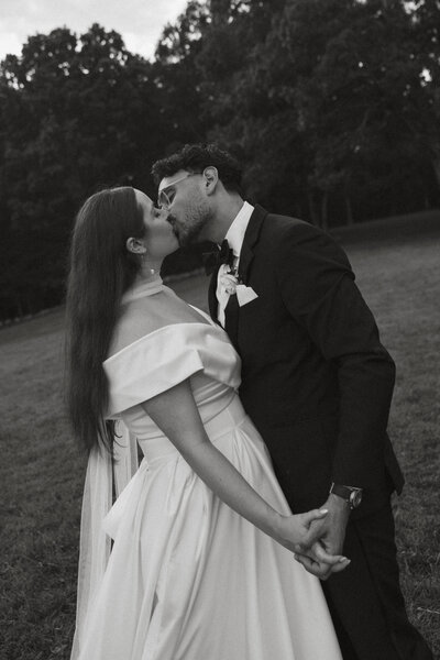 Photo of couple on wedding day in Italy