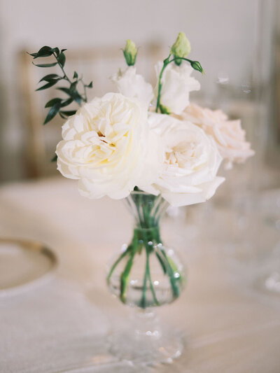 DAR-ConstitutionHall-wedding-florist-SweetBlossoms-budvase1114