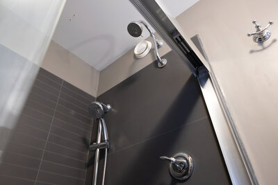 201 Richardson main bath (3)