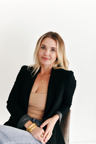 Deetox Skin & Laser is a premier North Carolina med spa serving Burlington and Chapel Hill. We specialize in injectables, BBL/Moxi Laser, Laser Hair Reduction, Microneedling, SkinPen, Virtue RF, PRP, and more! 