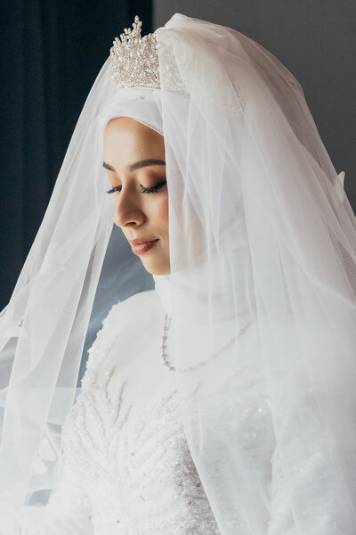 Fairytale muslim wedding with bridal portrait with stunning window light
