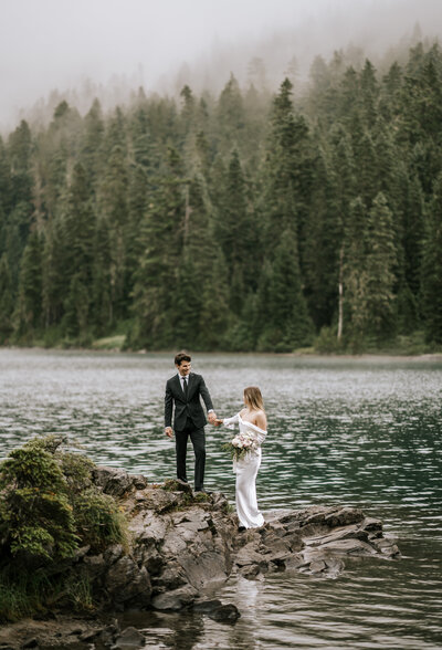 destination elopement photographer in washington state