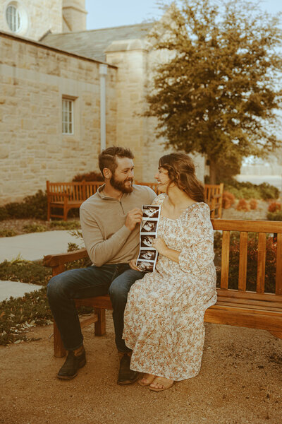 Pregnancy announcement in garden in Abilene, TX