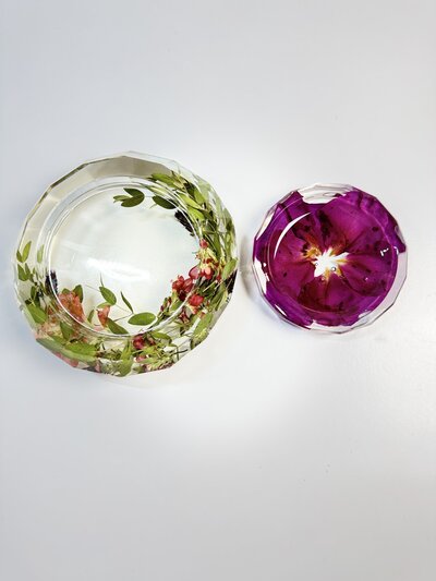 clock, resin keepsake, floral, preservation, flower preservation, bouquet preservation, wedding flower keepsake, memorial keepsake, dried flower keepsake, memorial flower preservation, preserved flowers in resin, texas preservation, cremation keepsake, breastmilk keepsake, ashes, dried flower, pressed flowers