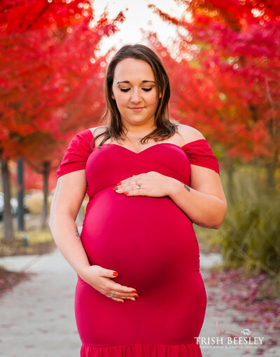Fall Maternity Photo Sessions in Mississauga, Ontario. with Trish Beesley Photography.  Maternity Dresses provided for clients.