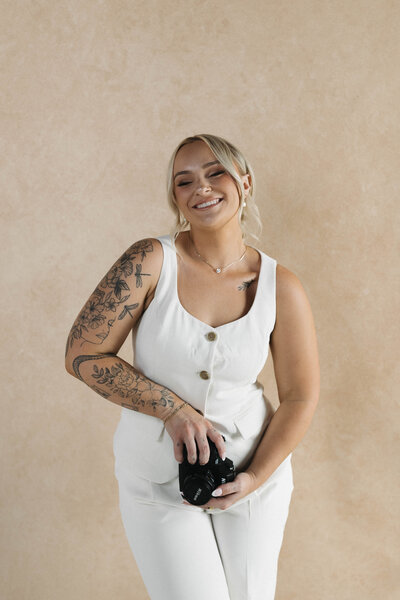 Grand rapids wedding photographer Chicago wedding photographer Detroit wedding photographer 