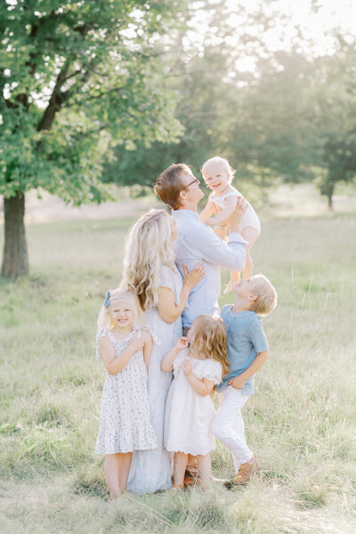Corona Photographer Family Portraits thumbnail