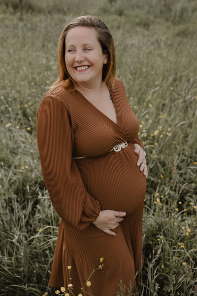 mama met 2 dochertjes tijdens fotoshoot