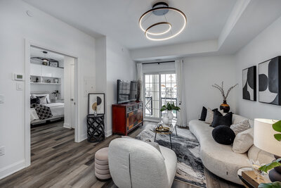 427-50 Lakebreeze living (1)