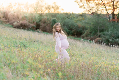 outdoor maternity session golden hour lehigh valley