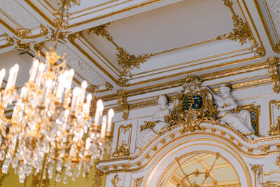 Chandalier and details of the room at luxury venue palace Coburg