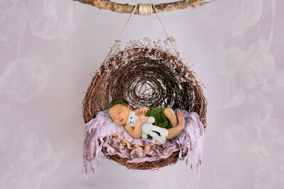 Hanging Basket Dainty Floral with Textured Backdrop - Ivory 1