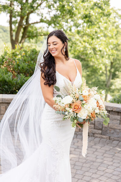 beautiful bride holding her bouquet