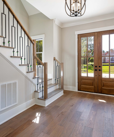 Edmonton hardwood entryway and staircase deep cleaned with eco-safe products during move-out cleaning