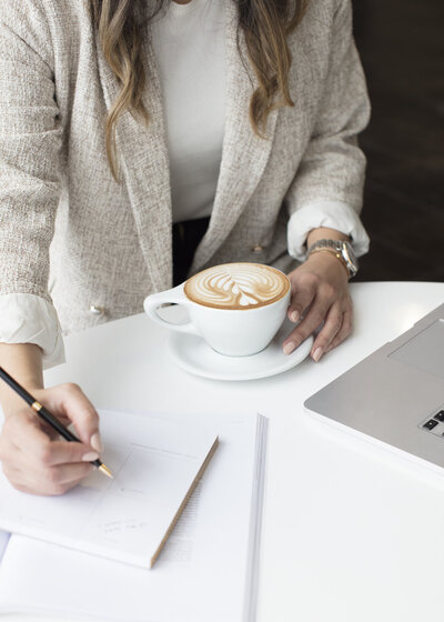 White book cover that says "rock your week like royalty"