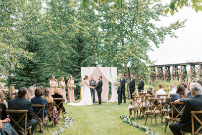 Blush summer wedding palette in these outdoor nuptials captured by Jenny Jean Photography, timeless and elegant wedding photographer in Edmonton, Alberta. Featured on the Bronte Bride Vendor Guide.