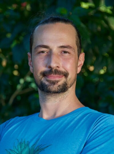 Alexandre Teck international therapeutic yoga teacher training graduate California