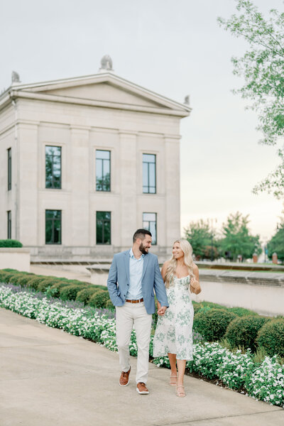 Downtown Tuscaloosa engagement session at the Federal Building