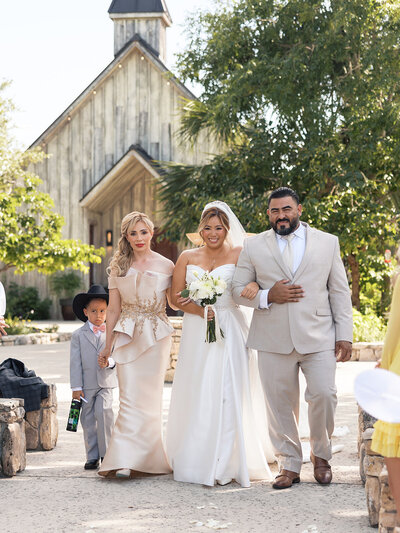 san-antonio-wedding-ceremony-bride-walking-with-parents