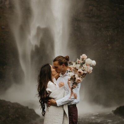 Oregon wedding photographer