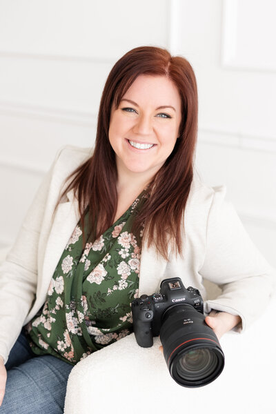 Kendra Lauck: Minnesota Wedding Photographer serving Minneapolis, St. Paul, and beyond. Capturing love stories with elegance and expertise.