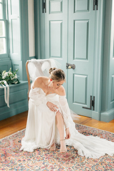 dulanys overlook bridal suite portraits frederick wedding photographer