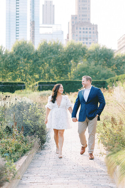couple walking in chicago