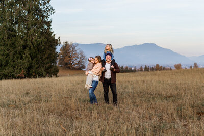 Family, family photography, abbotsford, fraser valley photographer, field, golden hour