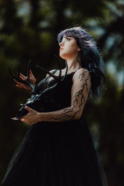 Teen in Lansing, Michigan park for her creative session. 