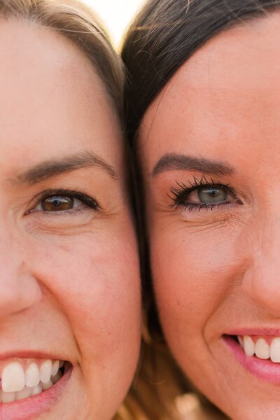 sisters posing for family photos in north scottsdale desert