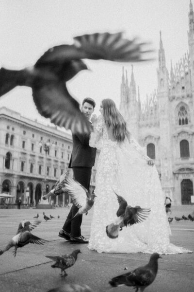 043-Milan-Duomo-Inspiration-Love-Story Elopement-Cinematic-Romance-Destination-Wedding-Editorial-Luxury-Fine-Art-Lisa-Vigliotta-Photography