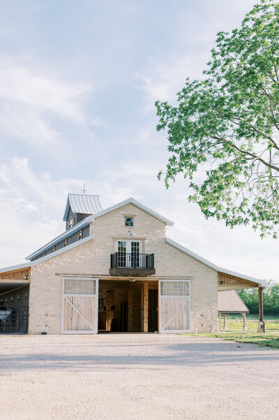 Photo of a tan barn